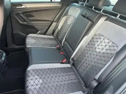 Photo 6 Volkswagen Tiguan  2.0 TDI 150ch R-Line DSG7