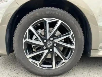 Photo 11 Toyota Yaris  116h Design 5p MC24