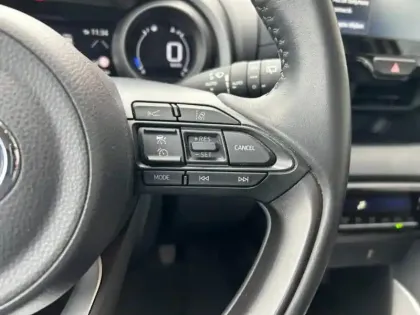 Photo 16 Toyota Yaris  116h Design 5p MC24