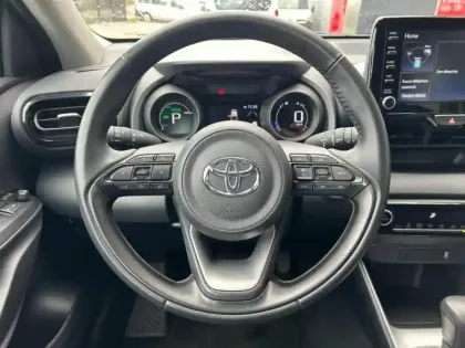 Photo 14 Toyota Yaris  116h Design 5p MC24