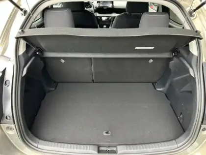 Photo 10 Toyota Yaris  116h Design 5p MC24