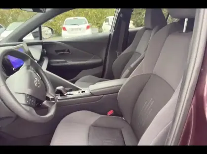 Photo 9 Toyota C-HR  2.0 Hybride 200ch Design NG23