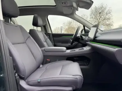 Photo 9 Leapmotor C10  REEV 215ch 28,4 kWh Design MY25