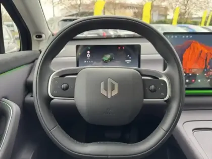 Photo 11 Leapmotor C10  REEV 215ch 28,4 kWh Design MY25