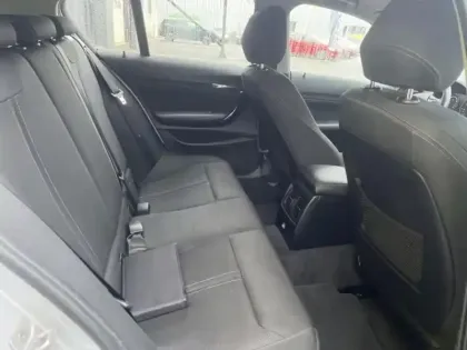 Photo 11 BMW Serie 1 Série 1 116dA 116ch Business Design 5p Euro6c