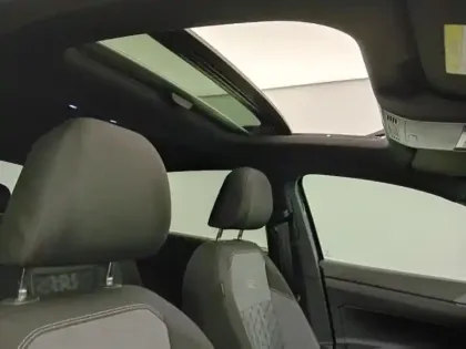 Photo 8 Volkswagen Taigo  1.0 TSI 116ch R-Line Edition DSG7