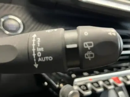 Photo 14 Peugeot 2008  e- 136ch Allure Business