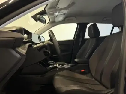Photo 5 Peugeot 2008  e- 136ch Allure Business