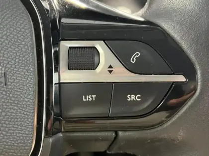 Photo 13 Peugeot 2008  e- 136ch Allure Business