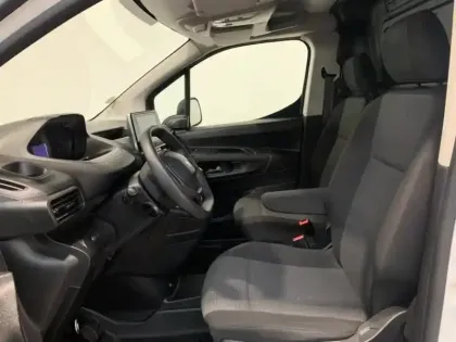 Photo 9 Peugeot Partner  Standard 650kg BlueHDi 100ch S&S BVM5 Premium