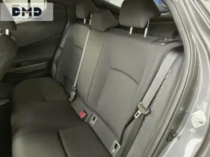 Photo 9 Toyota C-HR  122h Distinctive 2WD E-CVT