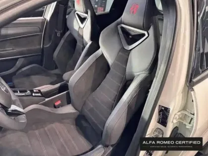 Photo 14 Alfa Romeo Junior  Elettrica 280ch Veloce