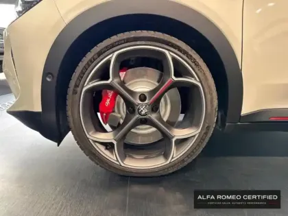 Photo 6 Alfa Romeo Junior  Elettrica 280ch Veloce