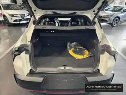 Photo 7 Alfa Romeo Junior  Elettrica 280ch Veloce