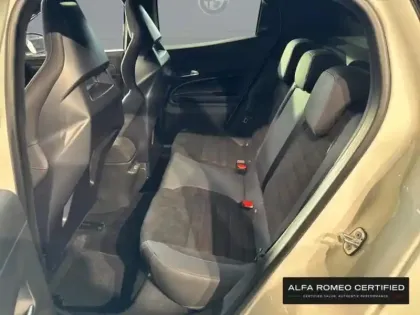 Photo 9 Alfa Romeo Junior  Elettrica 280ch Veloce