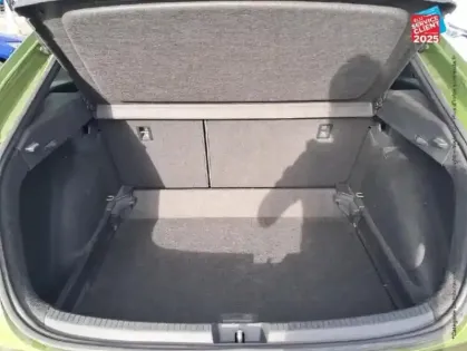 Photo 13 Volkswagen Taigo  1.5 TSI 150ch R-Line DSG7 GPS Camera