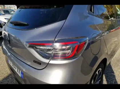 Photo 13 Renault Clio  1.6 E-Tech 145ch full hybrid Techno - 24