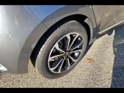 Photo 12 Renault Clio  1.6 E-Tech 145ch full hybrid Techno - 24