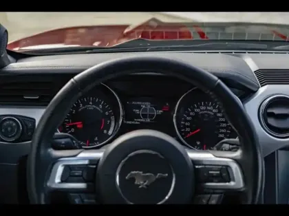 Photo 6 Ford Mustang Gén. VI Ph1 V8 GT 2