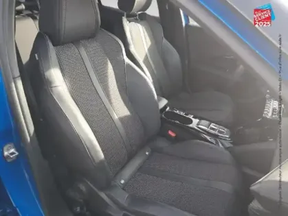 Photo 4 Peugeot 2008  e- 136ch GT