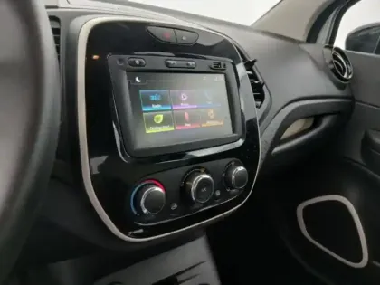 Photo 13 Renault Captur  0.9 TCe 90ch Zen - 19