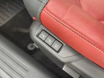 Photo 12 Citroën C4  PureTech 130ch S&S Shine