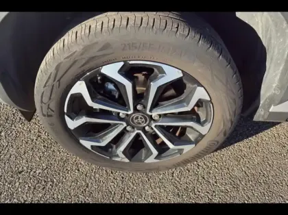 Photo 12 Toyota Yaris  Cross 130h Design PackCargo AWD-i MC24