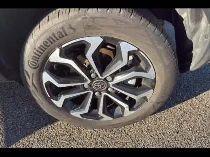 Photo 11 Toyota Yaris  Cross 130h Design PackCargo AWD-i MC24