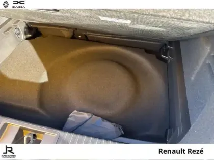 Photo 13 Renault Captur  1.8 E-Tech full hybrid 160ch esprit Alpine - 25