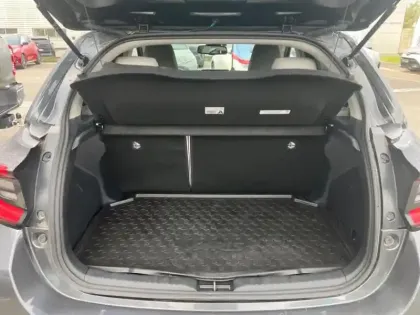 Photo 9 Toyota Yaris  116h Iconic 5p MY21