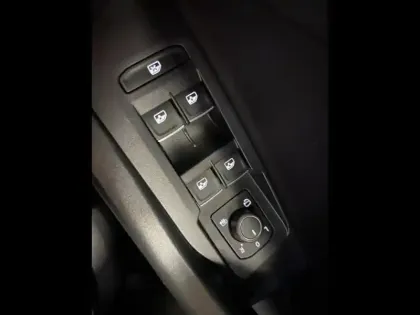 Photo 8 Volkswagen T-cross  1.0 TSI 116ch R-Line DSG7