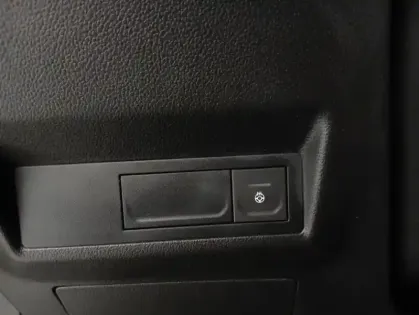 Photo 27 Renault Captur E-Tech Plug-in 160 Initiale Paris