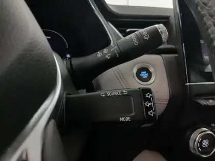 Photo 25 Renault Captur E-Tech Plug-in 160 Initiale Paris