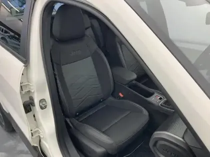 Photo 8 Jeep Avenger  1.2 Turbo T3 100 ch Altitude