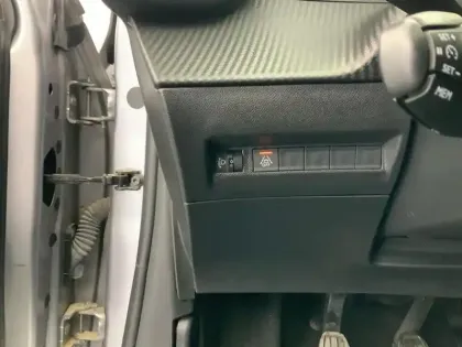 Photo 17 Peugeot 208  PureTech 75 S&S BVM5 Style