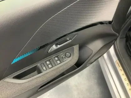 Photo 19 Peugeot 208  PureTech 75 S&S BVM5 Style