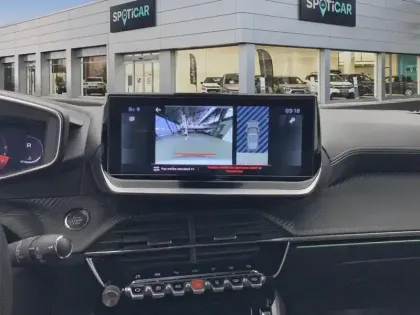 Photo 25 Peugeot 2008  PureTech 130 S&S EAT8 GT