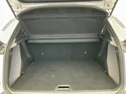 Photo 7 Peugeot 2008  PureTech 130 S&S EAT8 GT