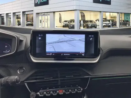 Photo 21 Peugeot 2008  PureTech 130 S&S EAT8 GT