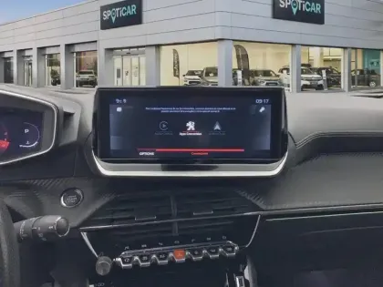 Photo 10 Peugeot 2008  PureTech 130 S&S EAT8 GT