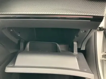 Photo 15 Peugeot 2008  PureTech 130 S&S EAT8 GT