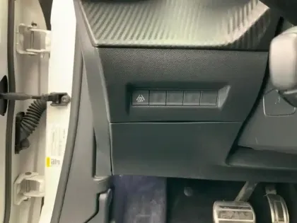 Photo 16 Peugeot 2008  PureTech 130 S&S EAT8 GT