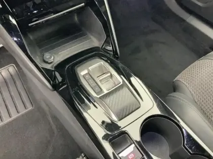 Photo 23 Peugeot 2008  PureTech 130 S&S EAT8 GT