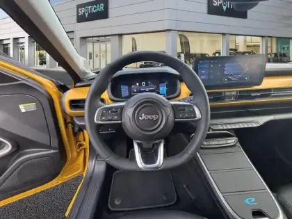 Photo 11 Jeep Avenger  115 kW 4x2 Summit