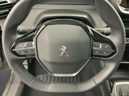 Photo 10 Peugeot 208  PureTech 75 S&S BVM5 Style