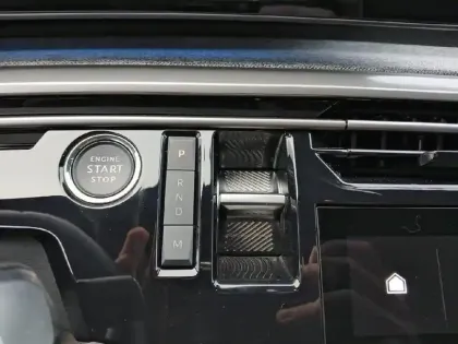 Photo 23 Peugeot 5008  Hybrid 136 e-DCS6 Allure