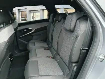 Photo 22 Peugeot 5008  Hybrid 136 e-DCS6 Allure