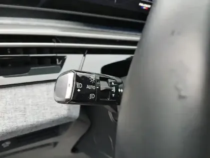 Photo 17 Peugeot 5008  Hybrid 136 e-DCS6 Allure