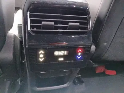 Photo 27 Peugeot 5008  Hybrid 136 e-DCS6 Allure