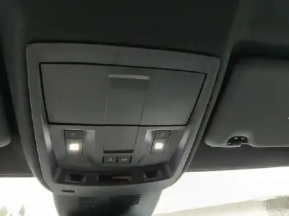 Photo 24 Peugeot 5008  Hybrid 136 e-DCS6 Allure